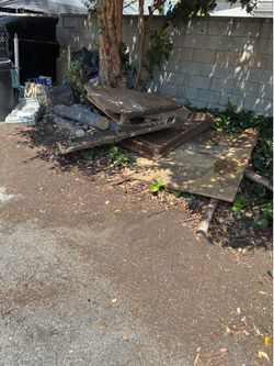 Free wood  and a stroller