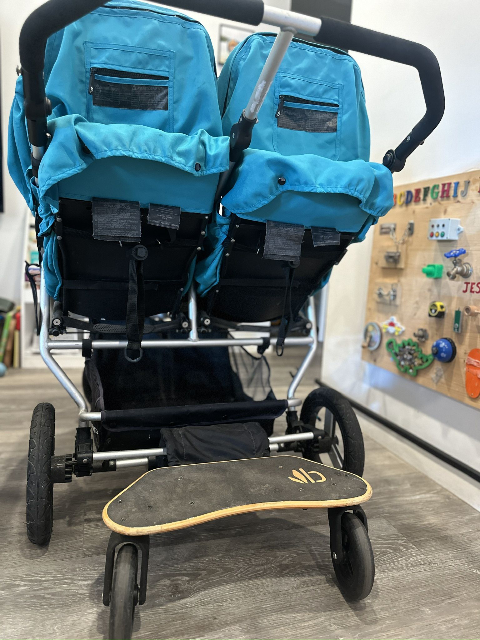 Bumbleride Indie double stroller with mini board 