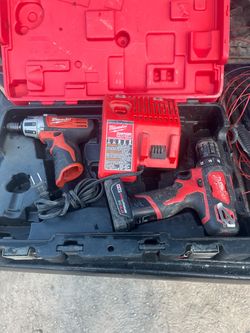 Milwaukee m12 drill and impact set