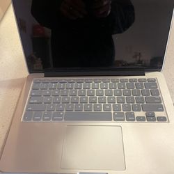 Apple MacBook Pro i5-8gb-256gb- Case And Charger. Bluetooth