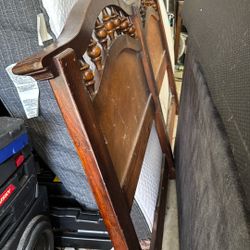 1year old Beautyrest Select Hybrid King Bed