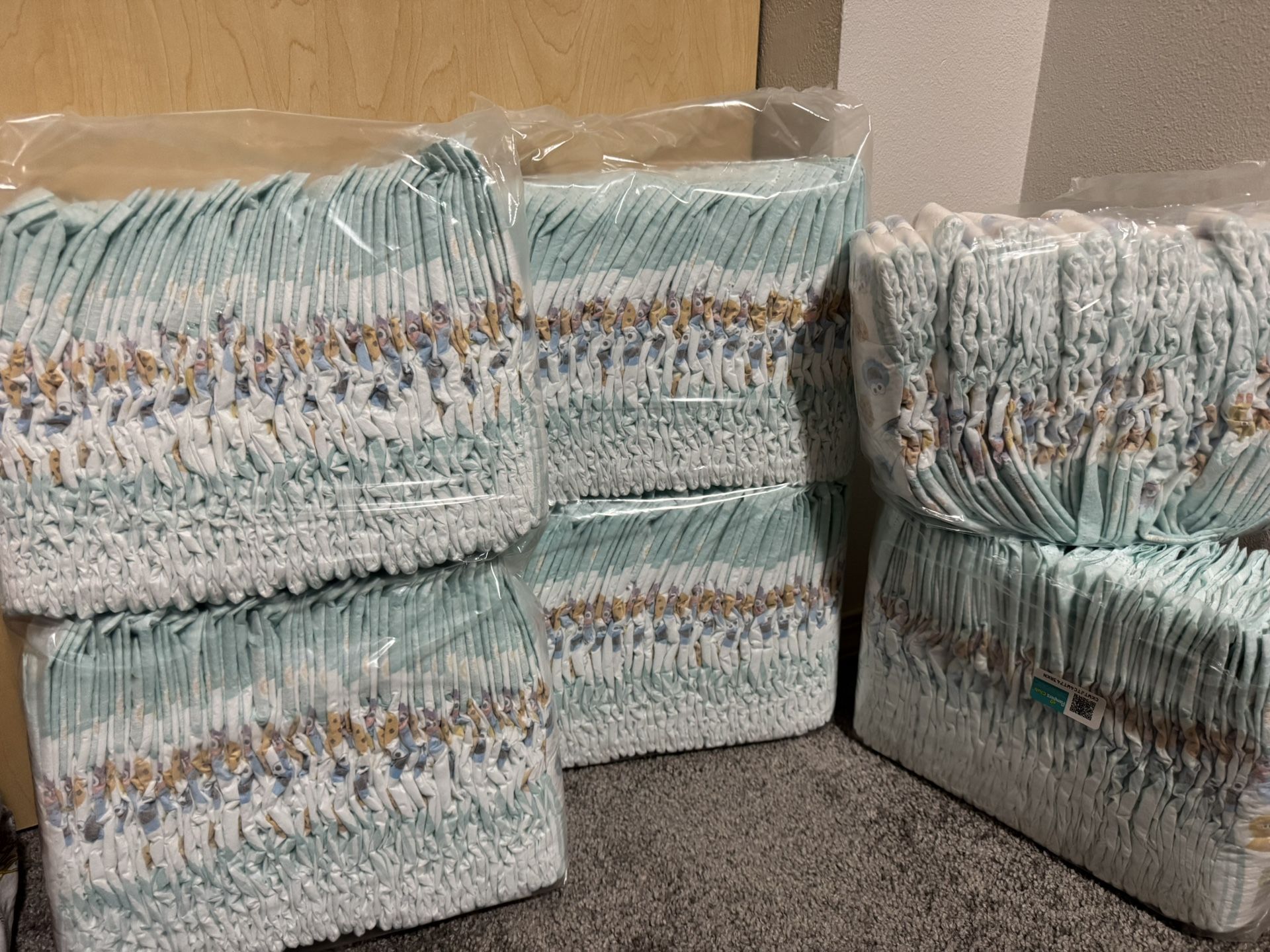 Size 6 Pampers - 202 Diapers