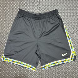 Nike DNA Athletic Basketball Shorts Paint Splatter HV3537-010 Mens Large NEW