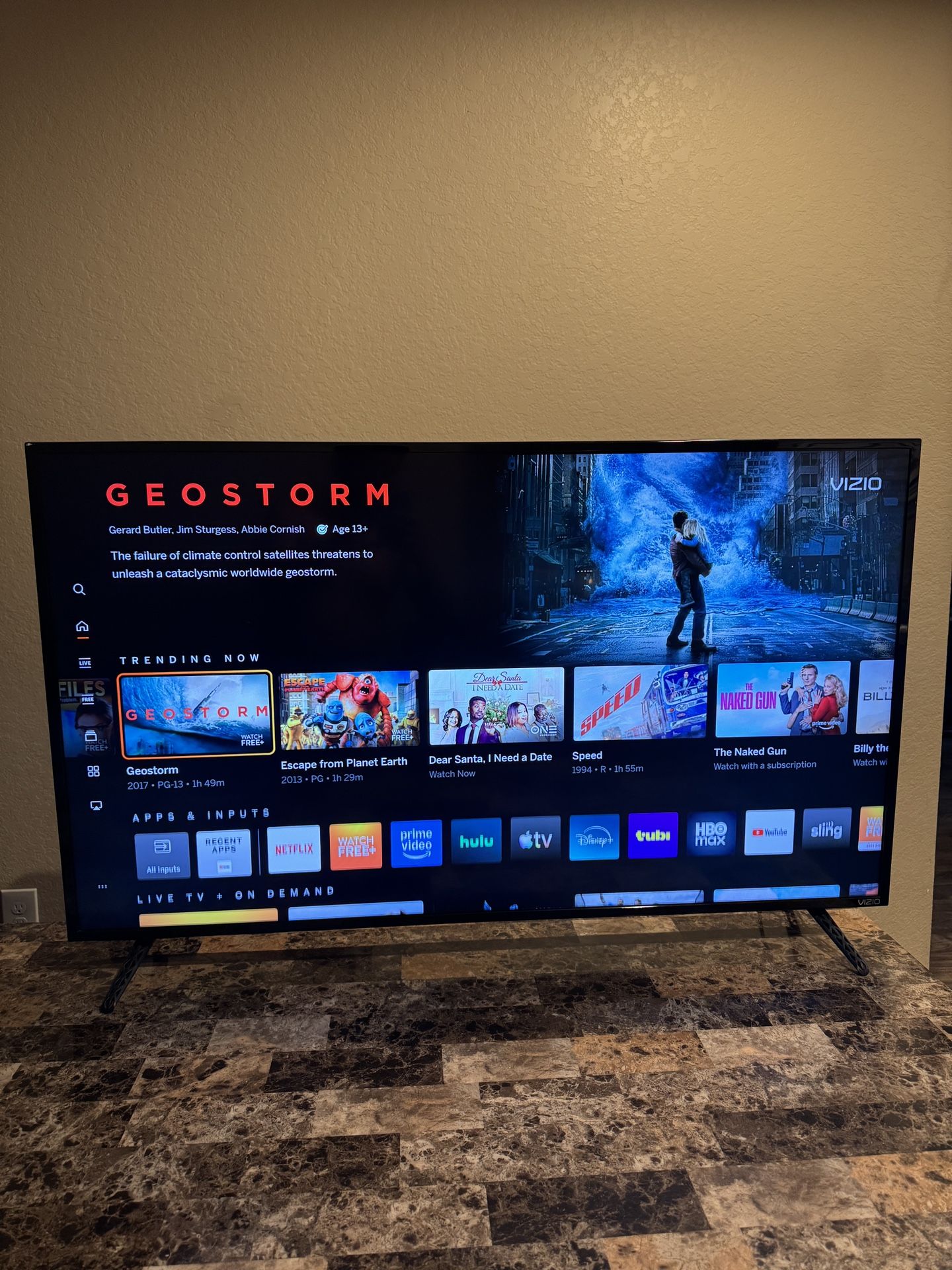 Vizio 50 4K Smart Tv has bottom blur mark