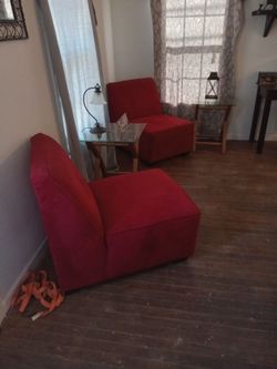2 Red Chairs 