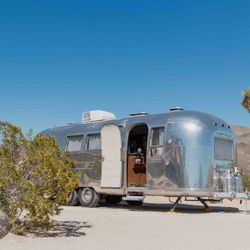 1968 Airstream Overlander 26’ – Twin Beds – Clean Title