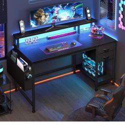 GAMING DESK