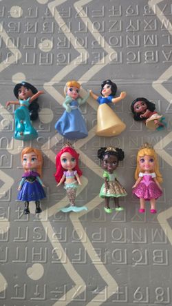 Disney princess figurines