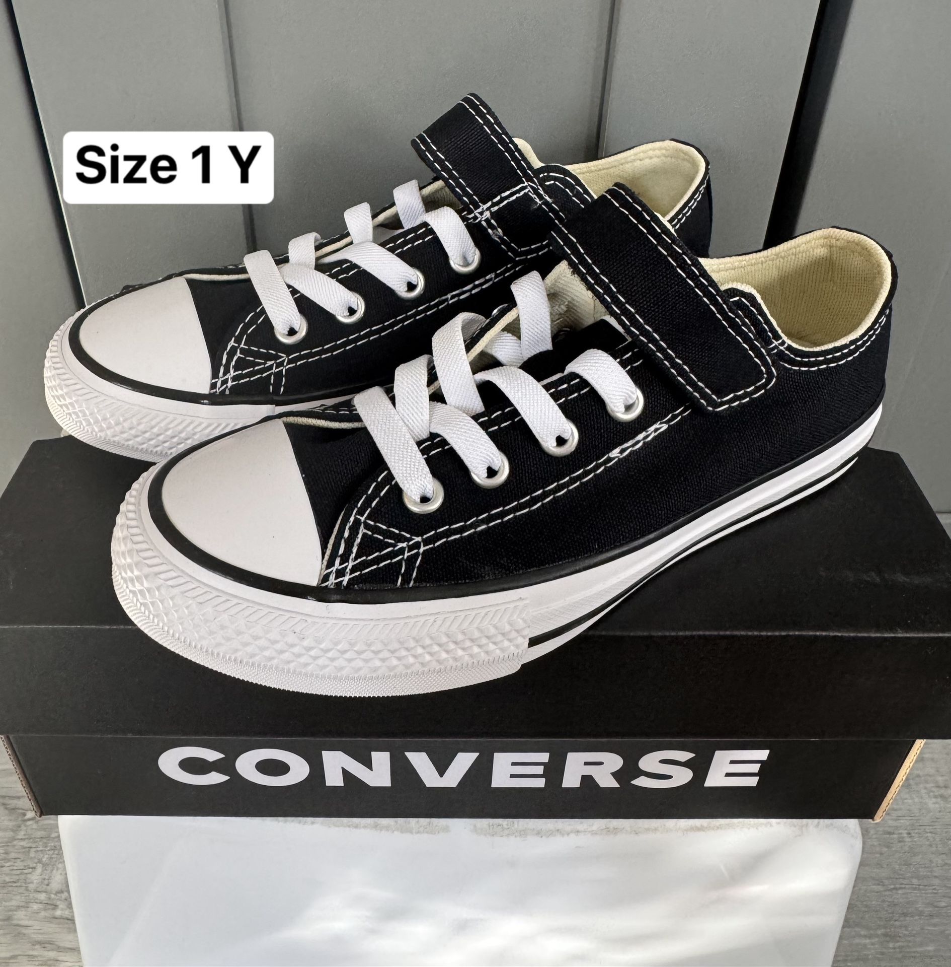 Converse/Chuck Taylor All Star Easy-On size 1 YOUTH