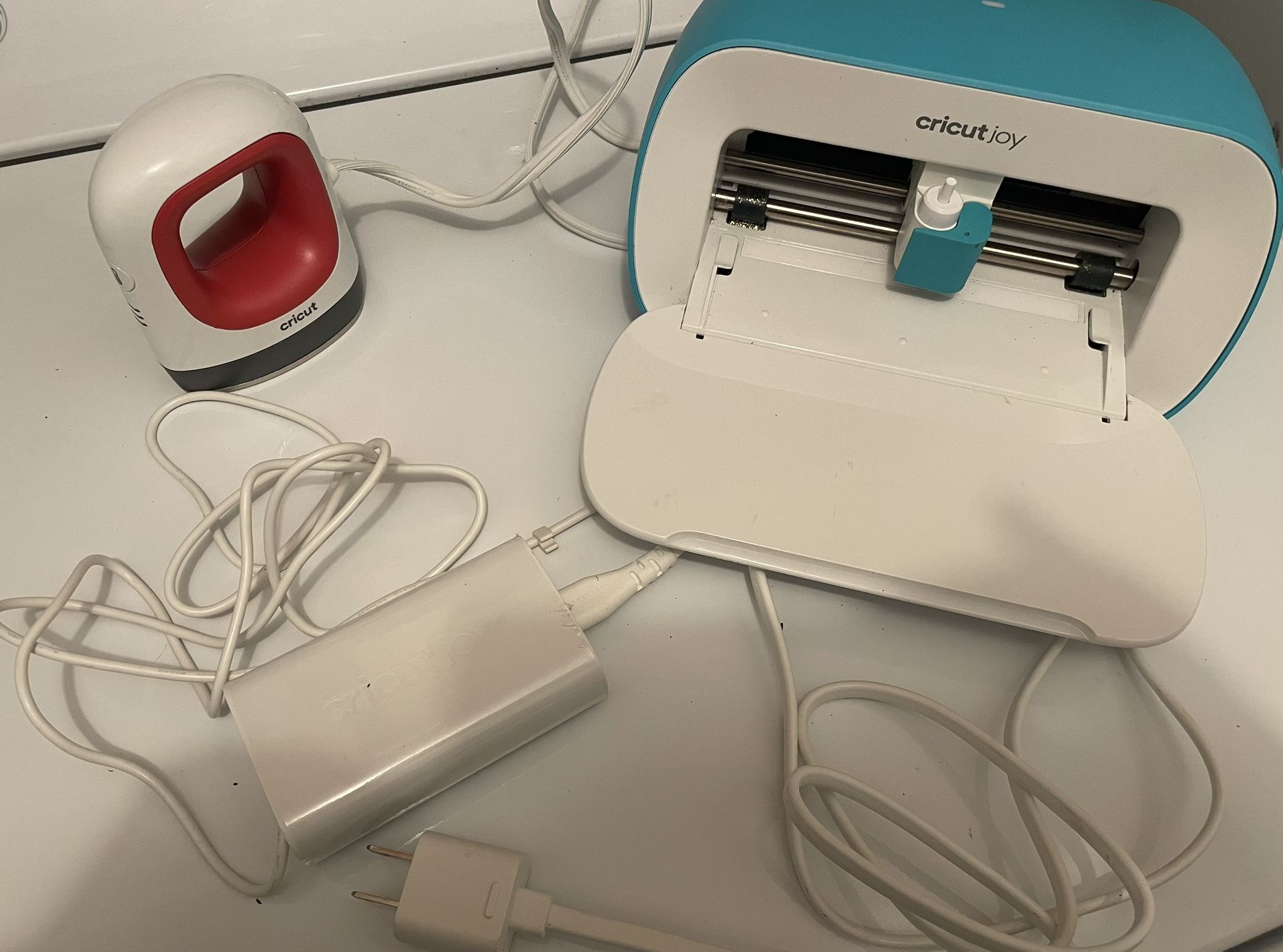 Cricut Bundle Cricut EasyPress Mini & Cricut Joy