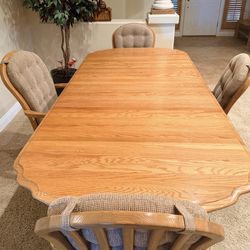 Amish solid oak Dining Table and chairs