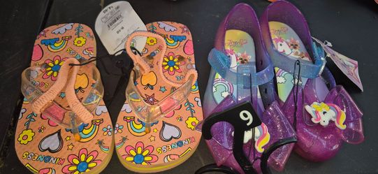 New toddler  girls shoes size 9 and 9/10