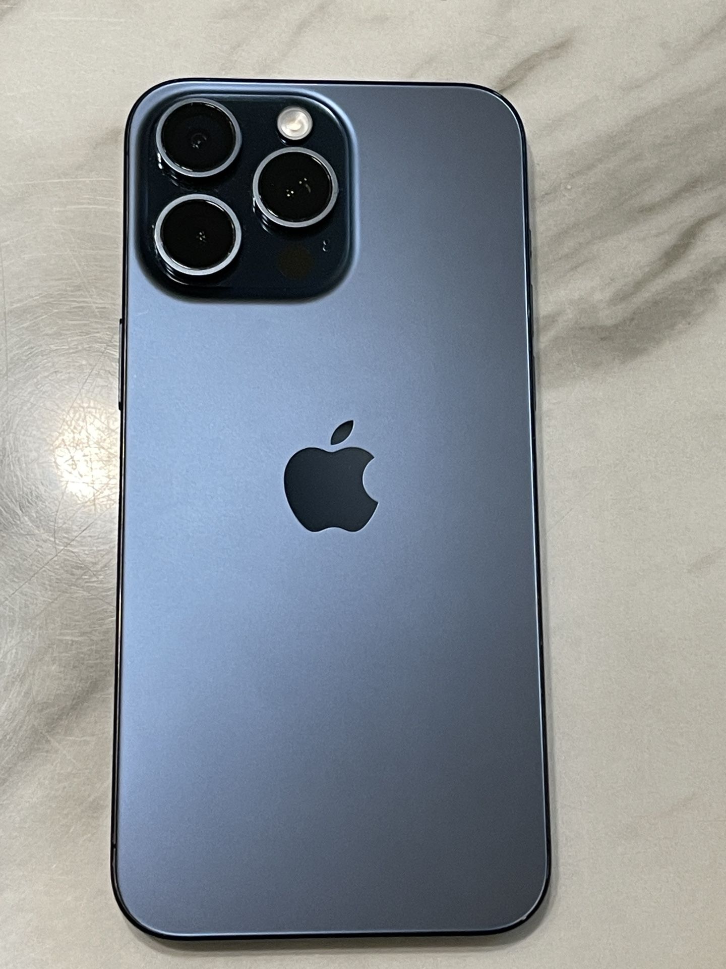 IPHONE 15 PRO MAX 256GB VERY CLEAN