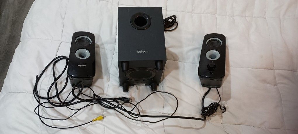 Logitech Computer PC Speakers