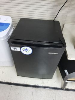 Vissani mini fridge