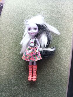 Enchantimals doll 7" Sage skunk. (26)