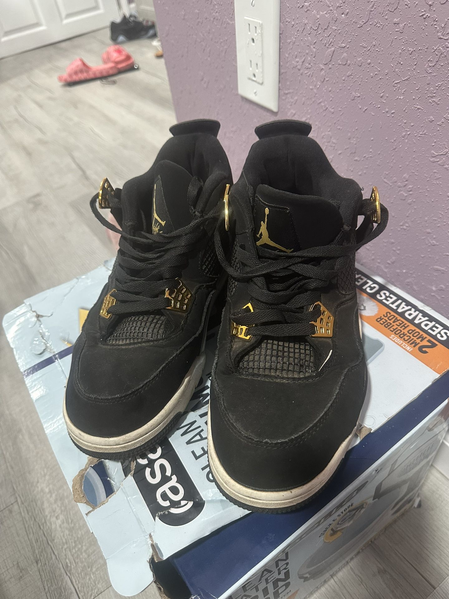 Royalty Jordan 4