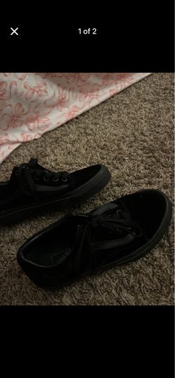 Black velvet vans ( woman’s 6)