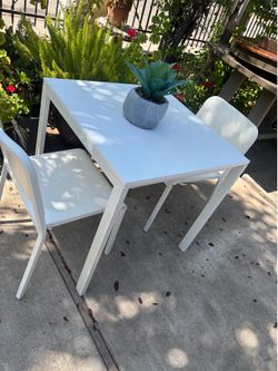 IKEA table