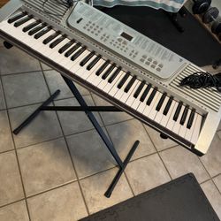 Electric Keyboard With Stand