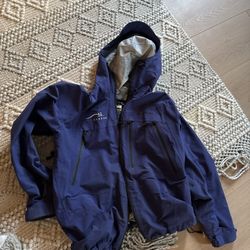 LOW PRICE MOVING- $600 RETAIL GORETEX WATERPROOF COAT
