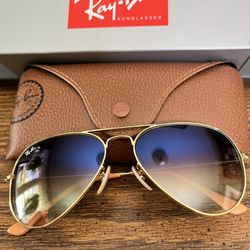 Ray Ban Aviators 58mm. Gold Frame w/ Light Blue Gradient Lenses. Brand New & Authentic. 