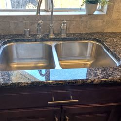 MOEN kitchen faucet 