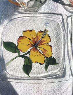 4 Vintage Floral Plates/Tea Cups Set