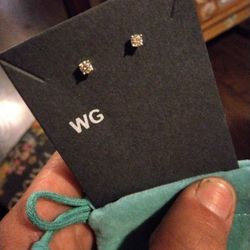 14kt White Gold Diamond Earrings