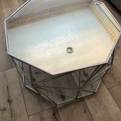 table with mirror