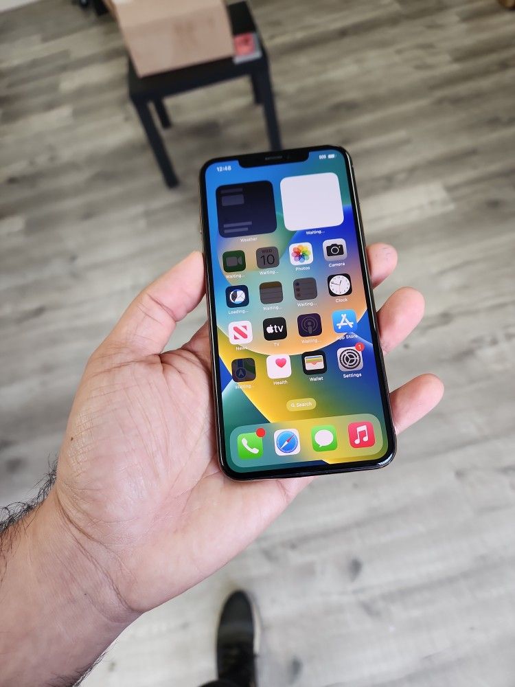 Iohone Xs Max...64gb. Unlock For Any Sim