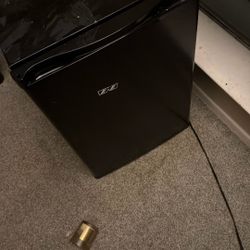 Mini Fridge 