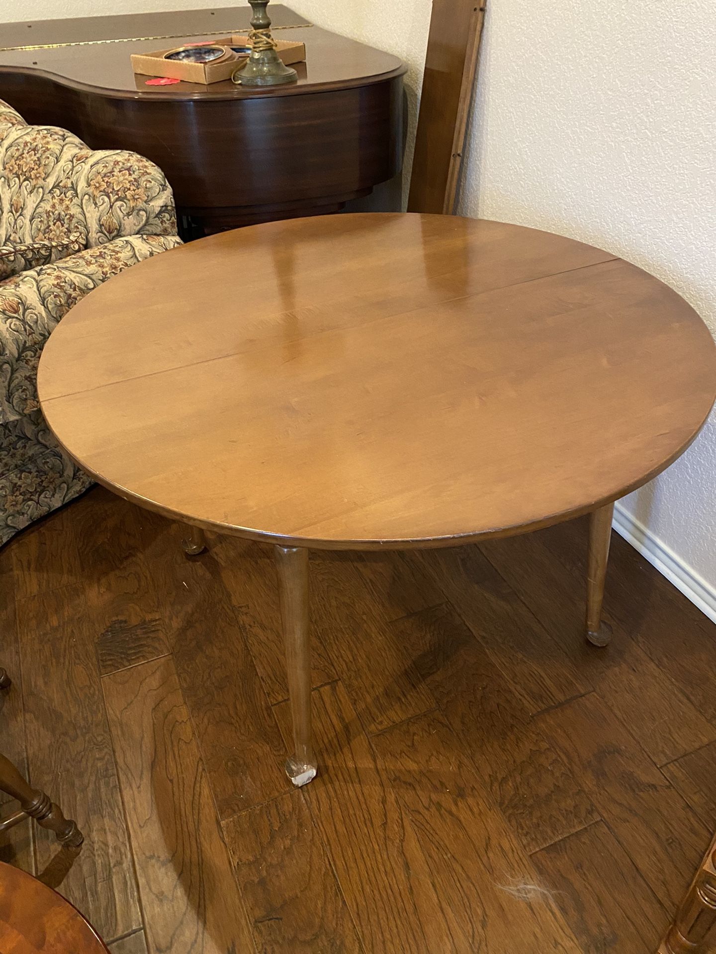 Breakfast Table With Chairs