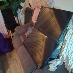 2 Vizio Tvs 