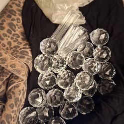 30 Swarovski Crystal Balls And Plq
