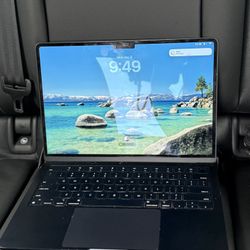 MacBook Air M2  2022