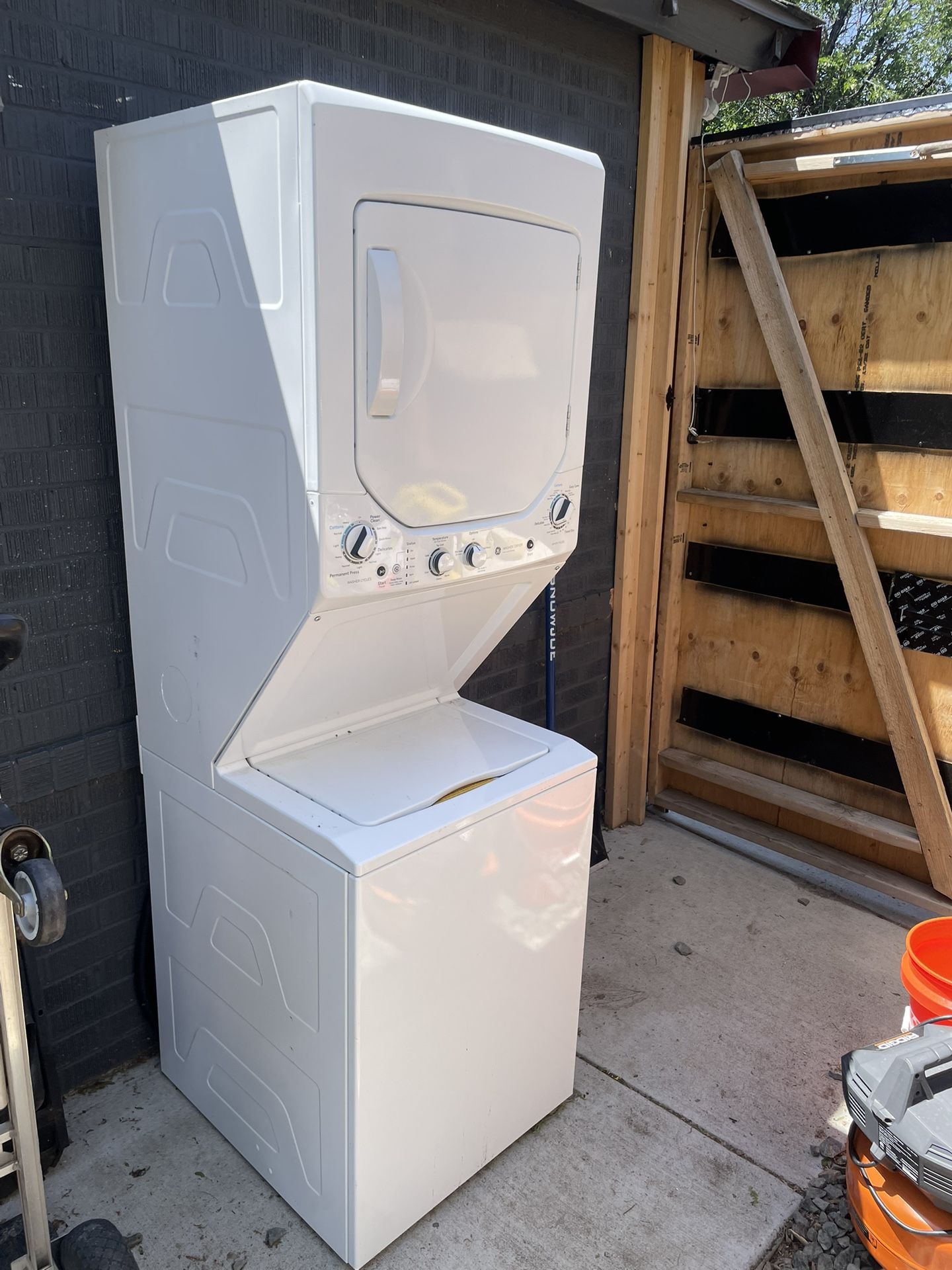 GE Stacked Washer & Dryer