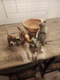 4 Dinosaurs