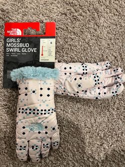 NEW. The North Face Girl Gloves. Size S