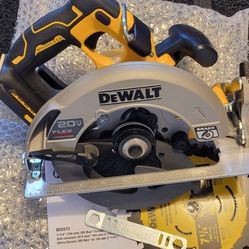 Dewalt 20v Flexvolt Advantech 7 1/4 Circular Saw. Tool Only $130 Firm 