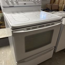 Kenmore - Like new Stove 