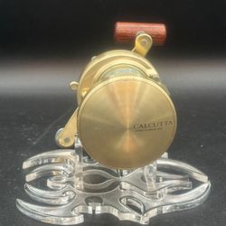 Pre-Owned Shimano Calcutta 400S — Made in Japan 🇯🇵 Includes Monofilament Line