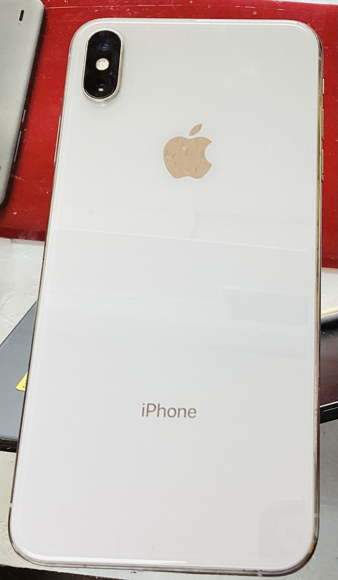 iPhone XS Max unlocked in good condition