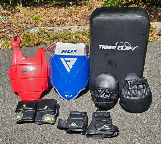 MMA/KARATE/KICK BOXING sparring gear