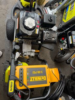 DEWALT 3600 PSI 2.5 GPM Gas Pressure Washer, Honda GX200 Engine (50-State), Heavy-Duty Commercial Cold Water Power Cleaner
