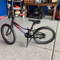 Trek Precaliber 20” Kids bike aluminum frame, coaster brake, chain guard beautiful lightweight BMX a bike. No rust no issues