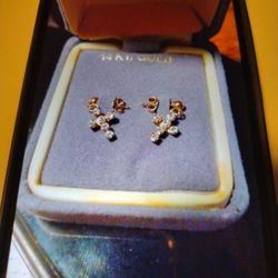 Beautiful 10k Gold Cross / Zirconia Earrings