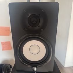 Yamaha HS5 studio Monitors 