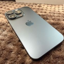 Apple iPhone 15 Pro 256GB Unlocked (Like NEW)