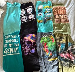 Lot of 8 Boys Graphic T-Shirts